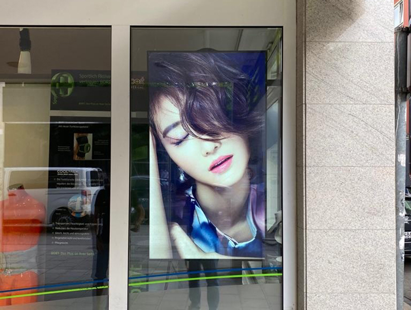 簡述立式壁掛液晶廣告機(jī)發(fā)展歷史